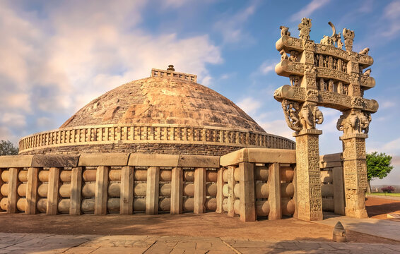 SANCHI TOUR 2100/- (mahakaltourandtravels)